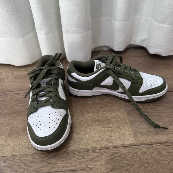 Olive Nike Dunk Low Retro - Picture 4 of 6